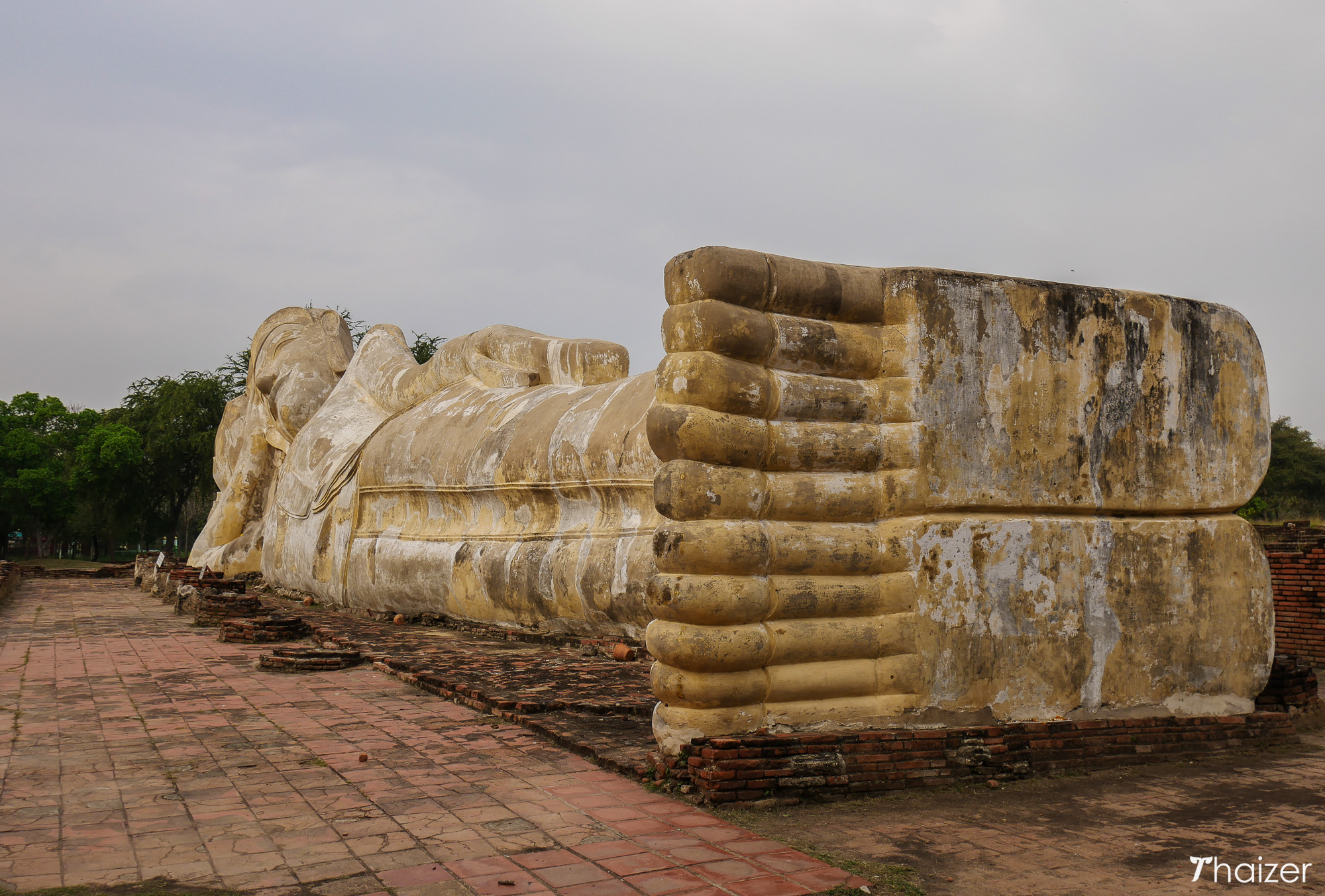 reclining-buddha-wat-lokaya-sutha-ayutthaya-2 Reclining Buddha, Wat Lokaya Sutha, Ayutthaya